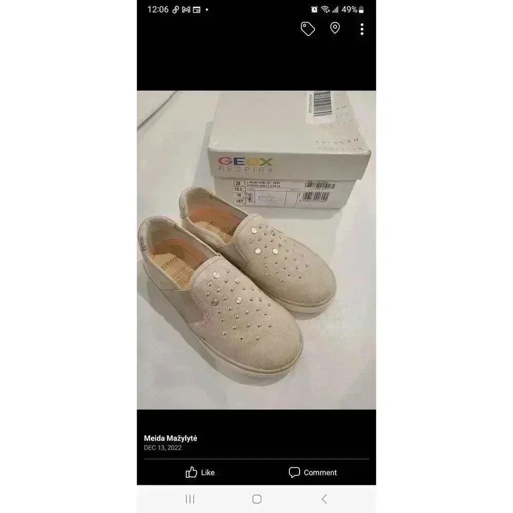 Girls sneakers